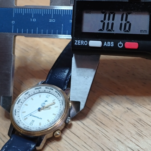 Rare French made world watch Swiss movement silver tone case gold bezel - Picture 11 of 11